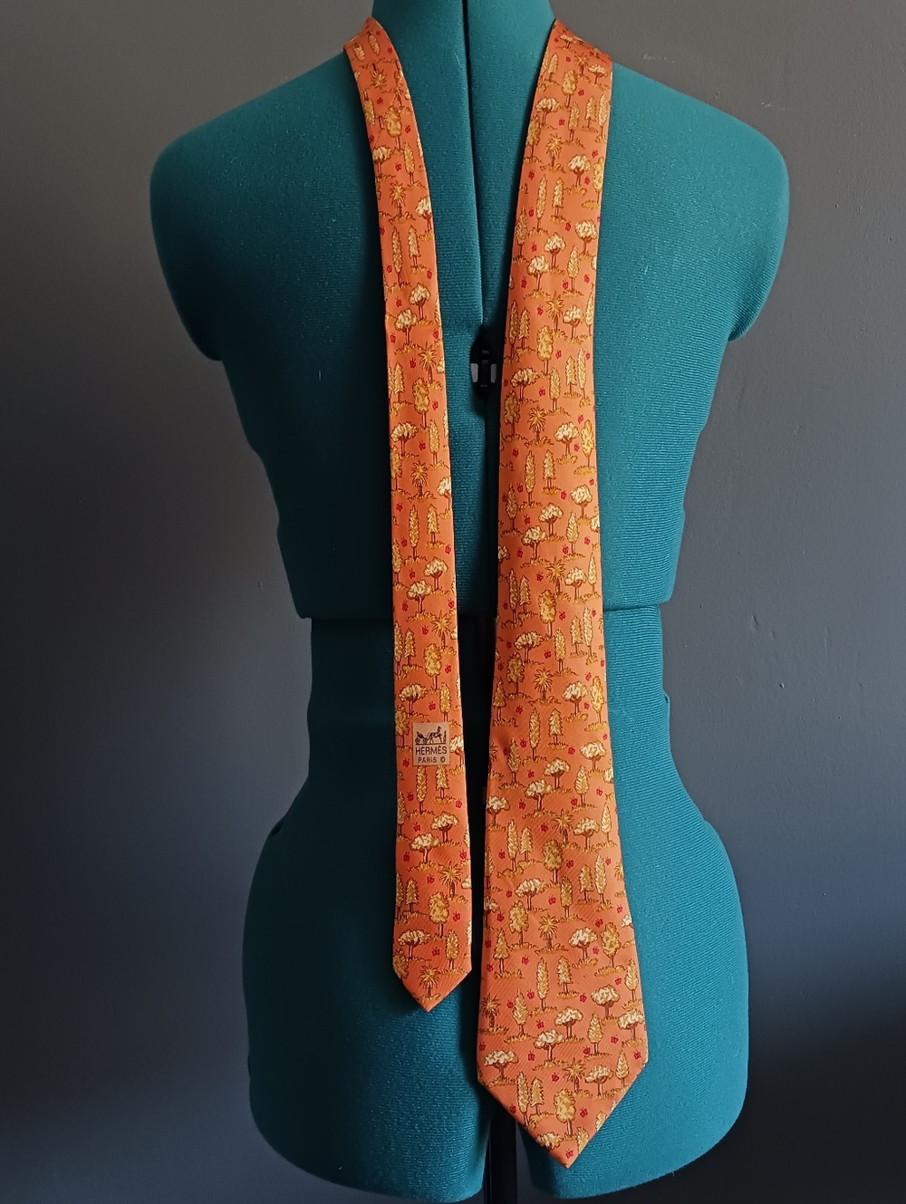 Hermes 7429 HA Vintage 1990s  Trees And Buterflies Silk Tie - Picture 2 of 14